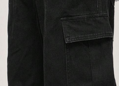 Moondi clothing black cargo pocket details, parkour and streetwear clothing